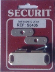Twin Magnetic Catch White (S5435)